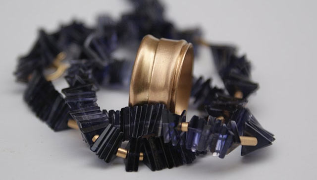 Gold am Fluss _Schmuckausstellung in der Unteren Rathaushalle
